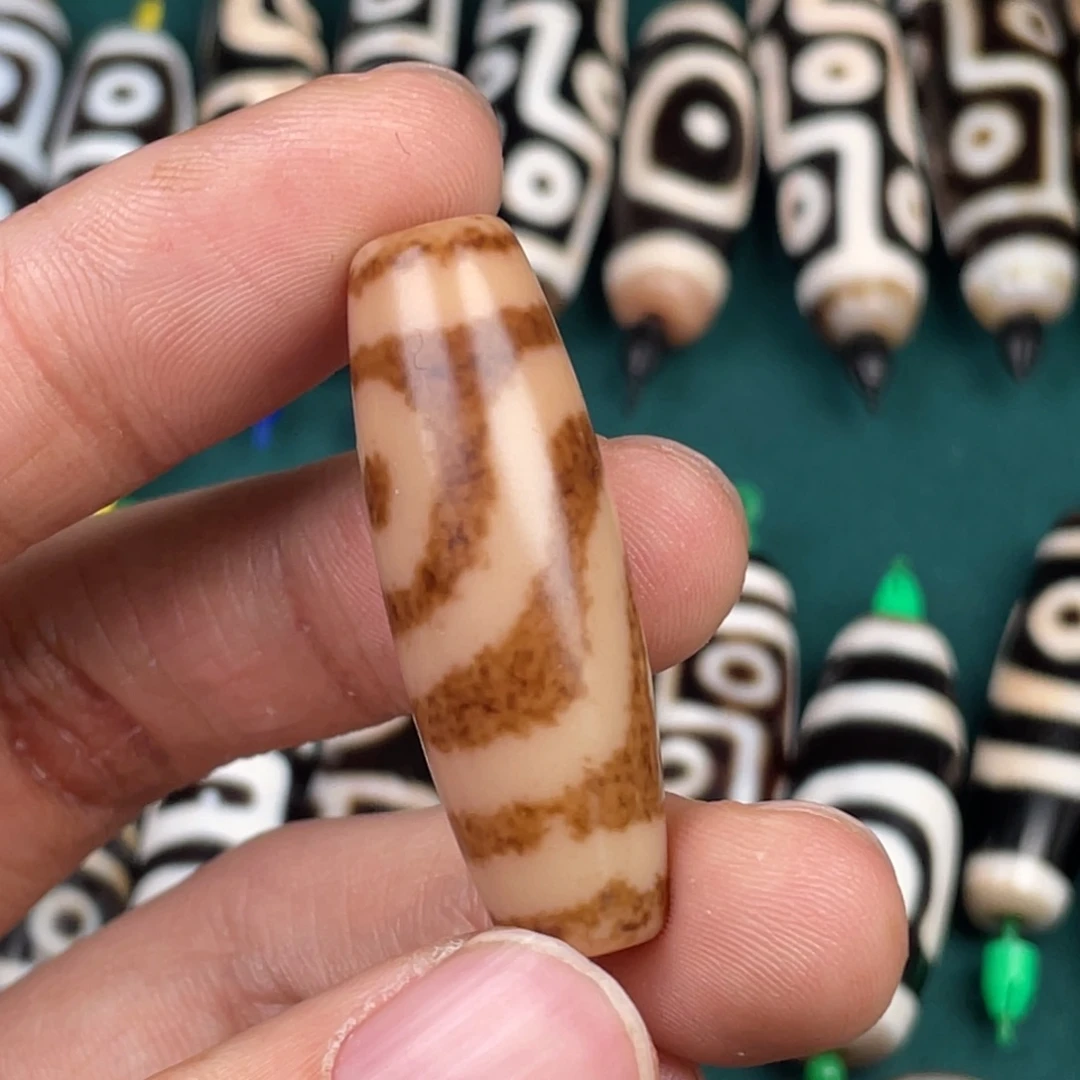 玛瑙/玉髓裸珠如意二