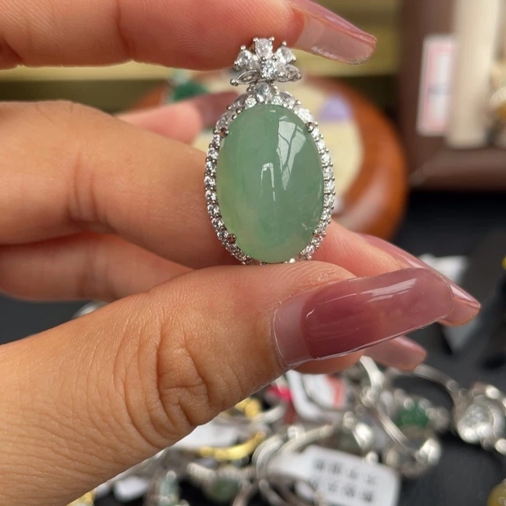 翡翠银S925镶嵌颈饰小*贝吊坠