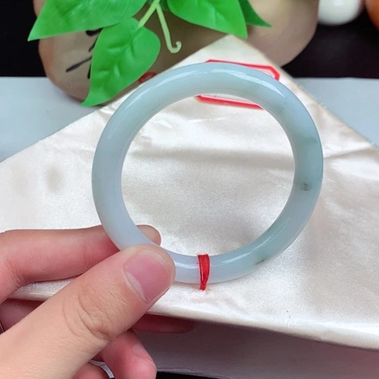 翡翠手镯未镶嵌圆条030