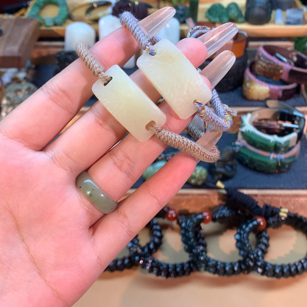 和田玉（糖玉）未镶嵌挂件