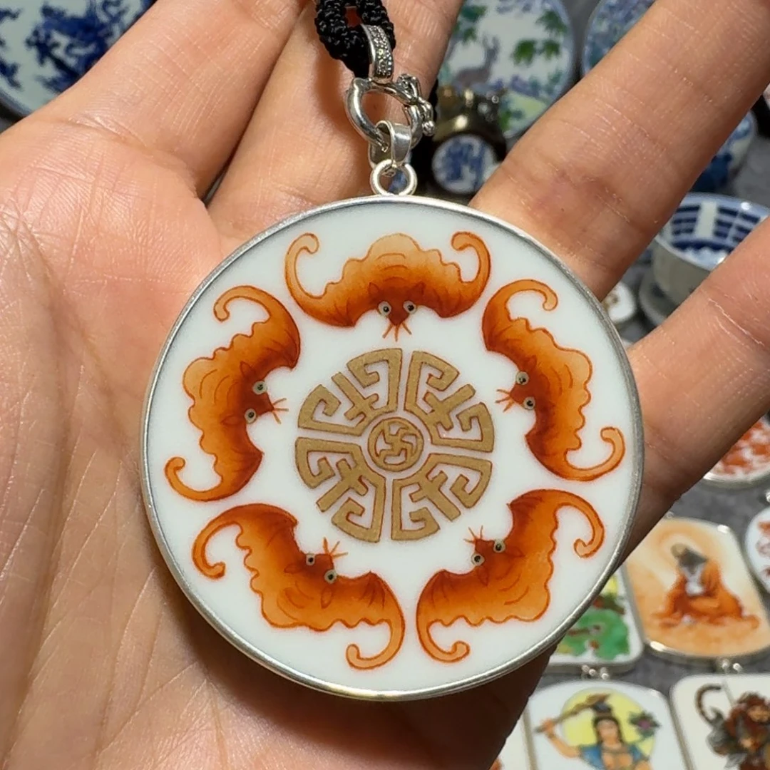 瓷片风**起精品挂件一个