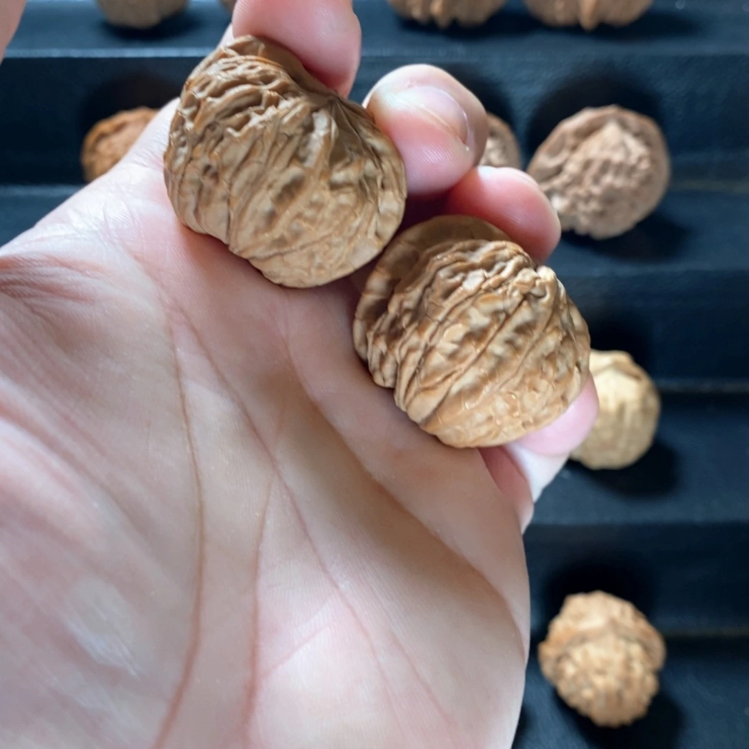 桃核把件原生态雨花石异型36