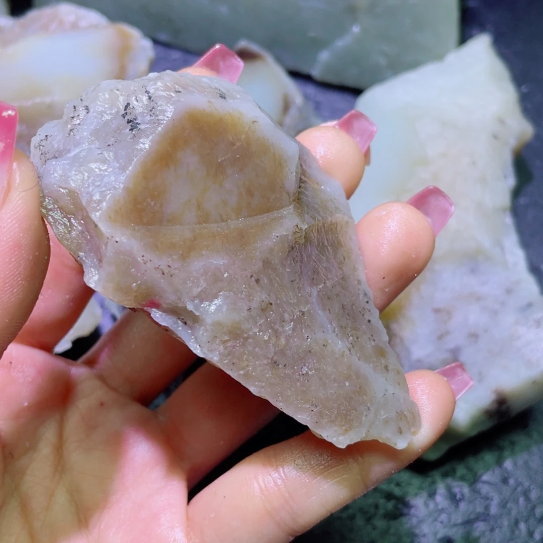 和田玉未镶嵌珠宝半成品