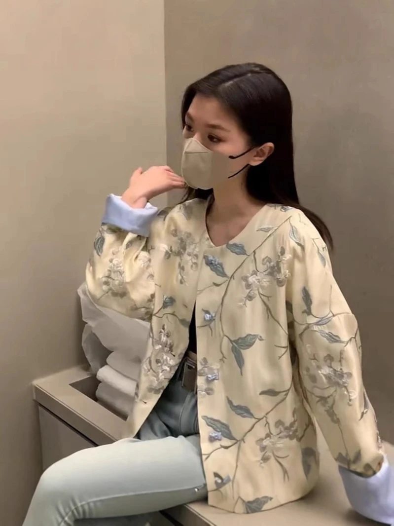 【2025早春新款新中式刺绣缎面外套女高级感国风宽气质复古上衣潮