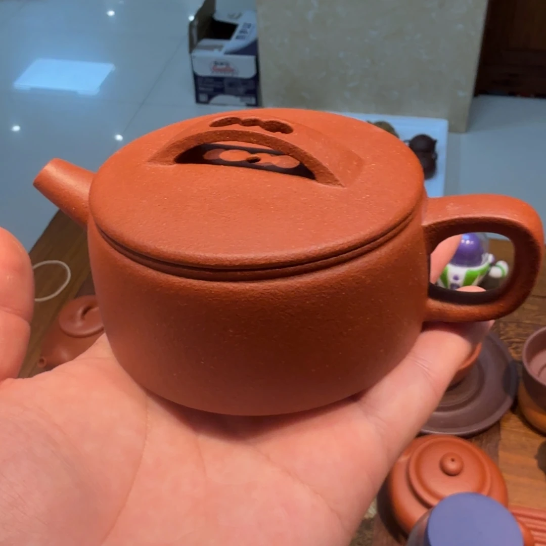茶杯紫砂微瑕的壶