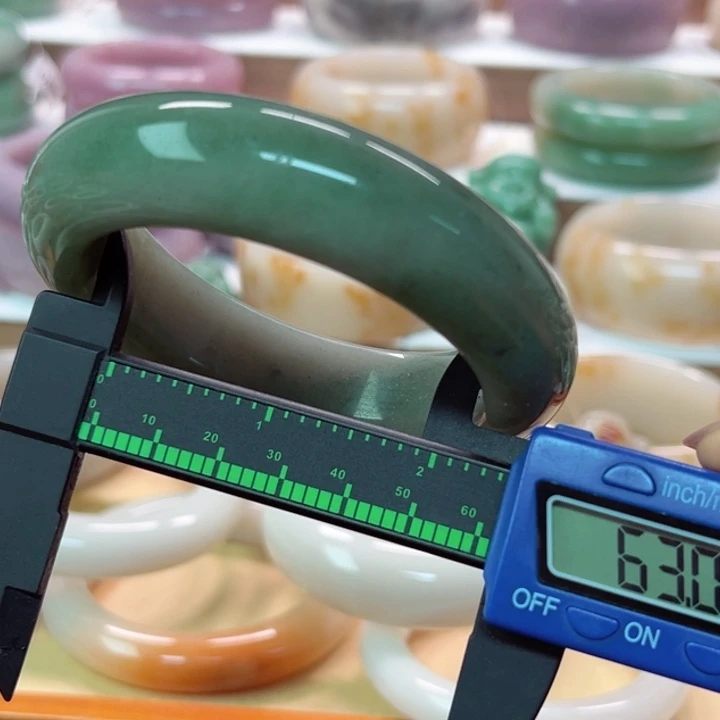 石英岩玉手镯未镶嵌