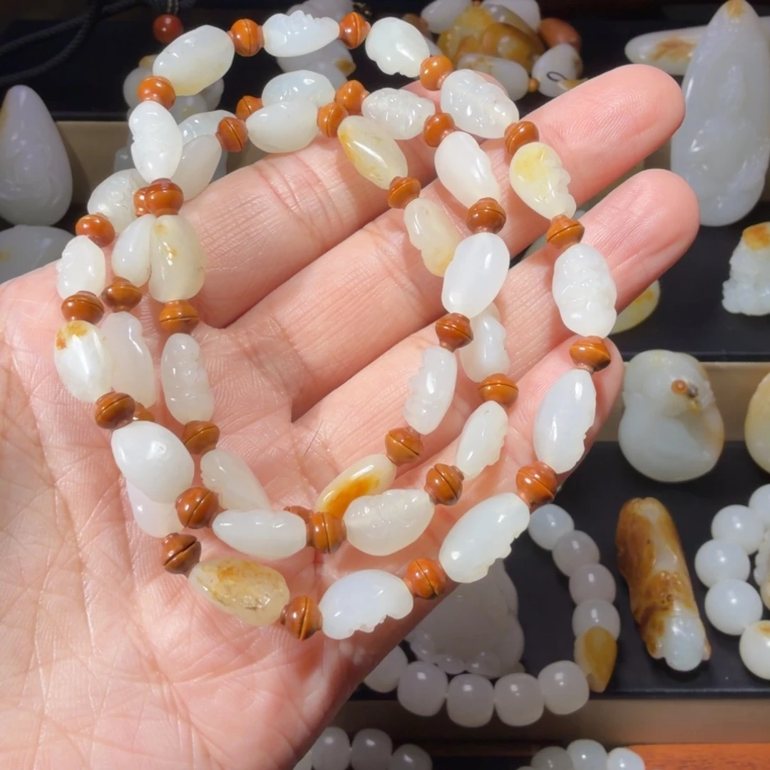 和田玉未镶嵌车挂