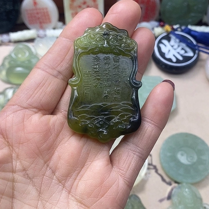 蛇纹石玉合金颈饰