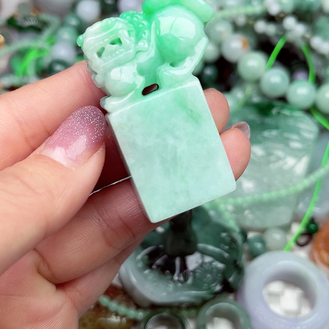 翡翠未镶嵌颈饰双十一