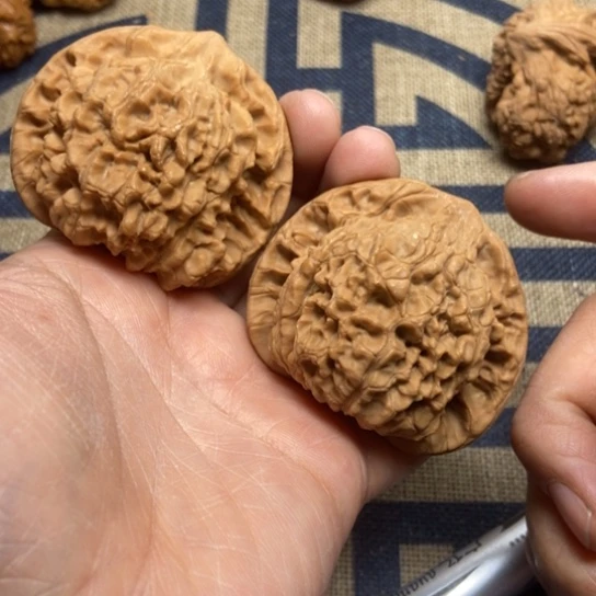 吊坠文玩核桃麒麟纹官帽