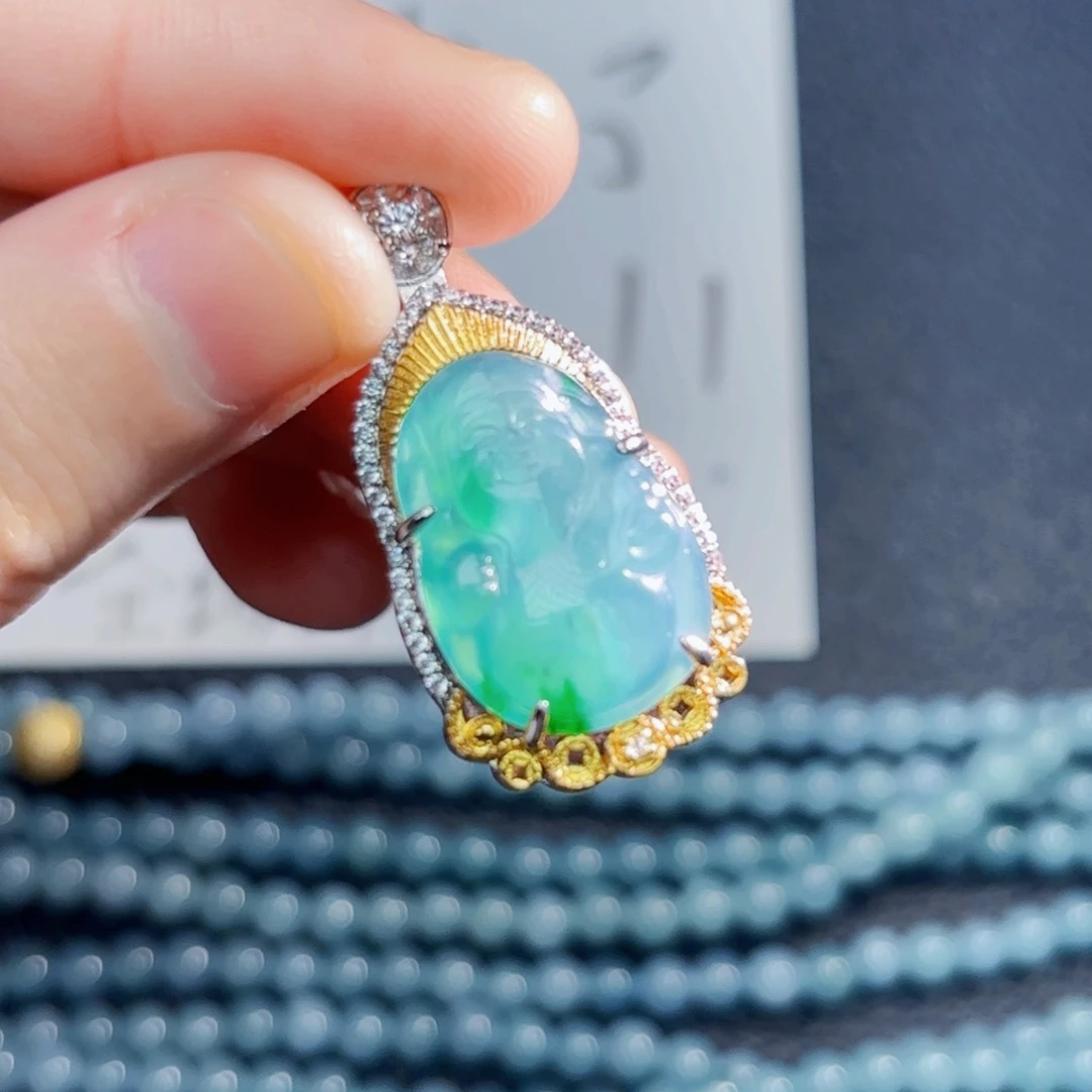 翡翠颈饰未镶嵌财神