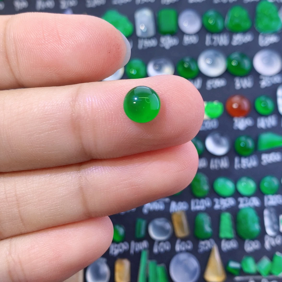 翡翠未镶嵌颈饰天然翡翠玉石绿蛋