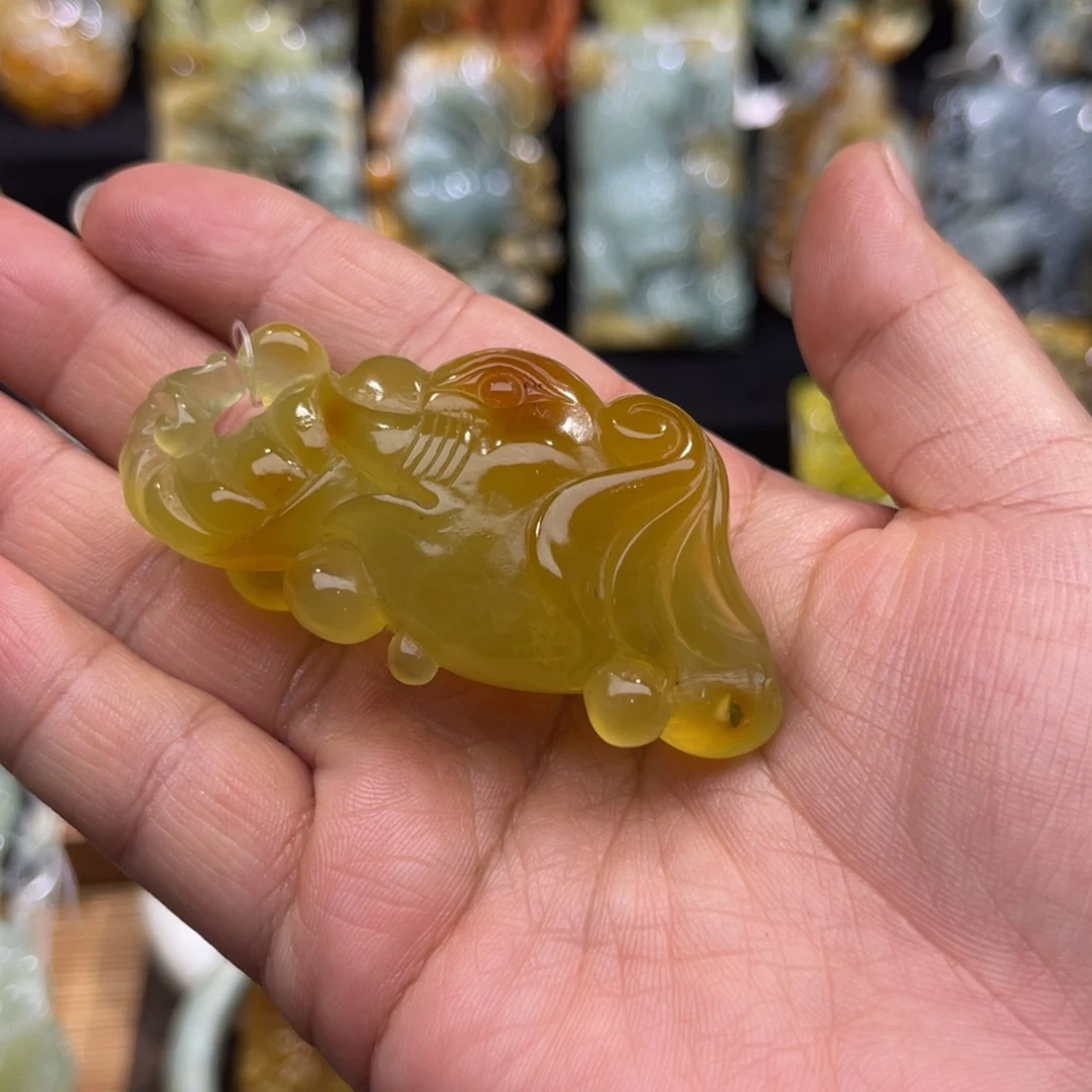 ****儿蛇纹石玉未镶嵌颈饰
