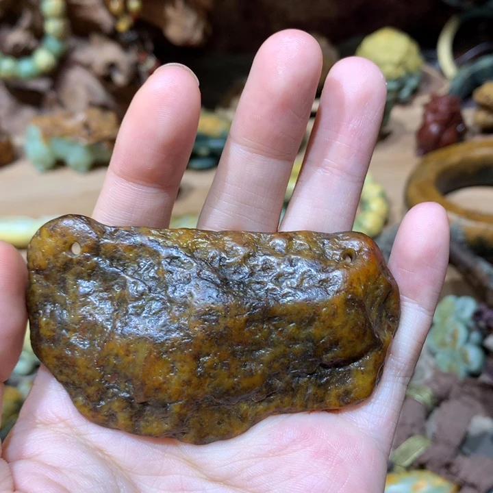 未镶嵌岫岩河磨玉（透闪石质玉）挂件