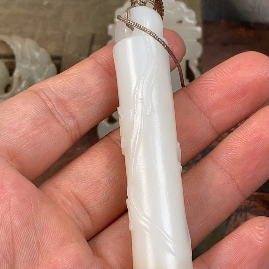 金***生非常精美的脖挂件