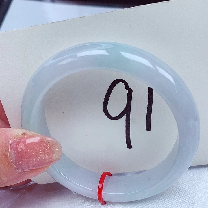 翡翠手镯未镶嵌翡翠