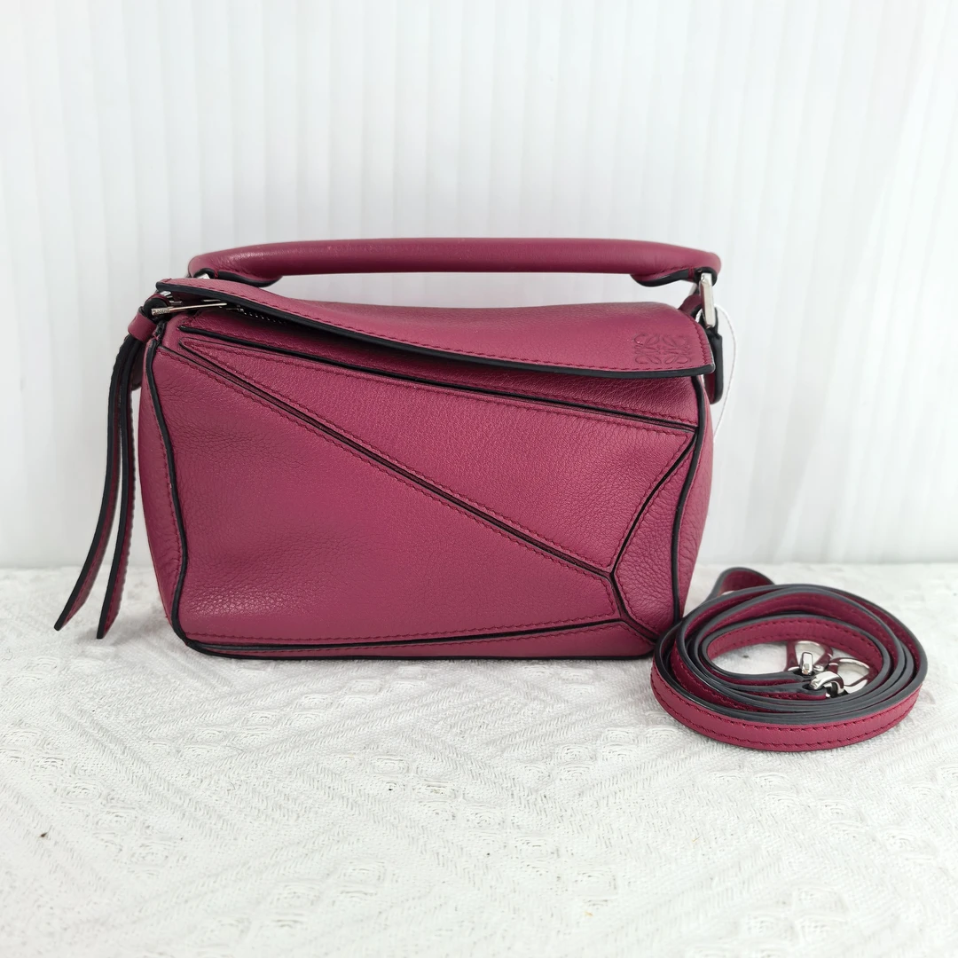 95新 LOEWE/罗意威 罗意威手提斜挎包924 0942