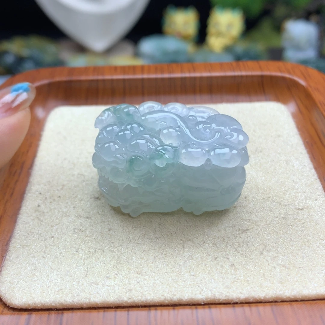 翡翠未镶嵌颈饰33