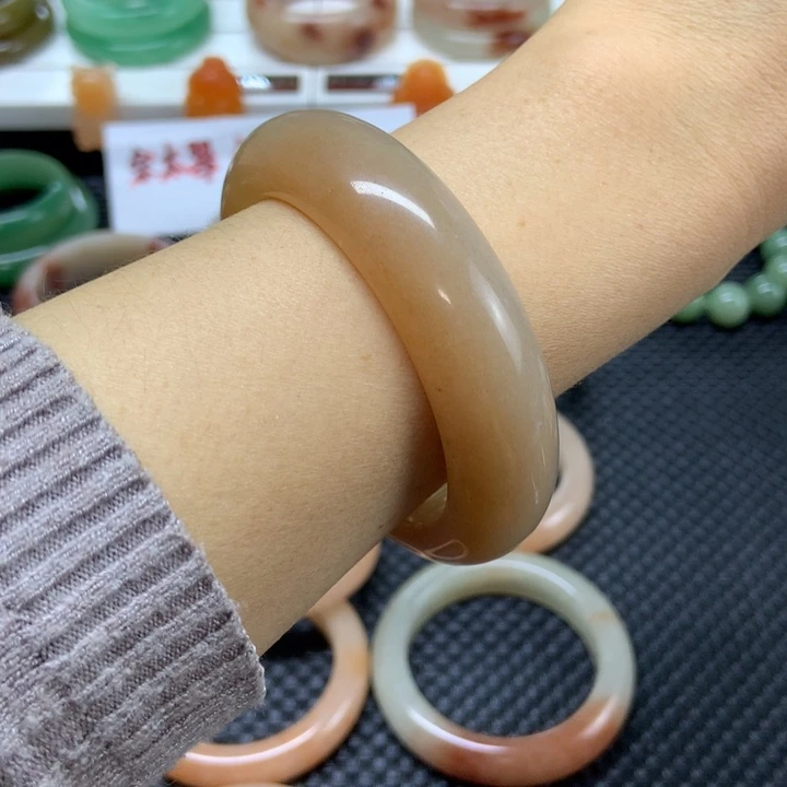 石英质玉未镶嵌手镯