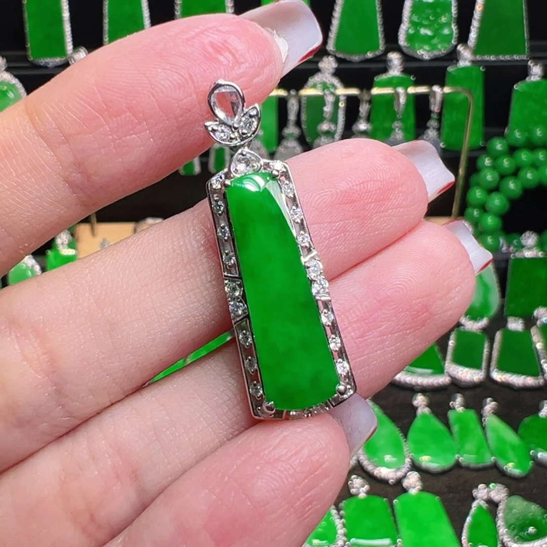 翡翠吊坠(不含链)18K金镶嵌