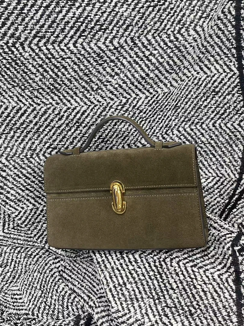 D号 手提式锁扣手提包  032-050