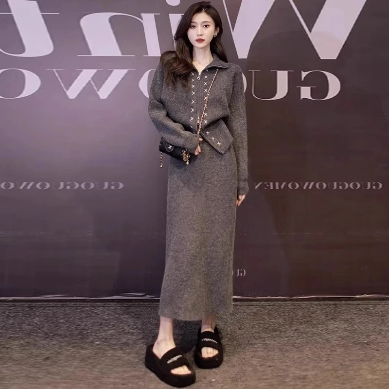 秋季穿搭一整套女2025新款时尚洋气设计感上衣搭修身半身裙两件套