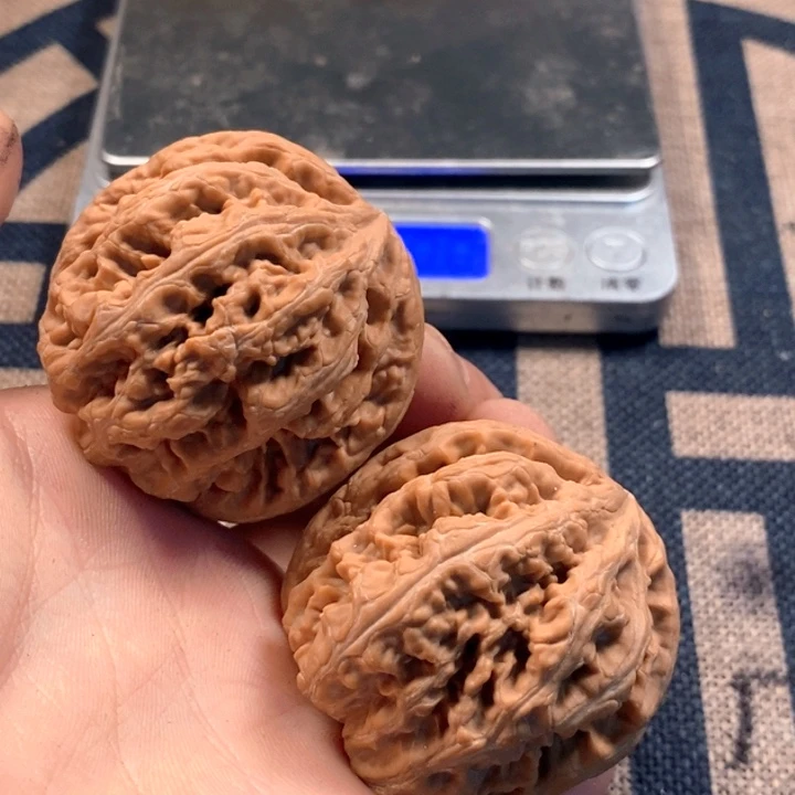 文玩核桃吊坠全品粗筋