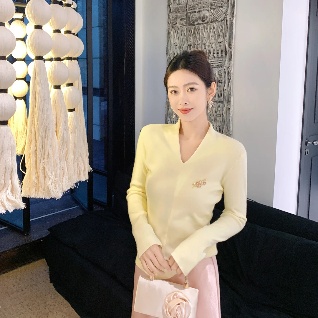 果果家 V领长袖女轻职风纯欲针织T恤秋冬打底衫套头女士汉服