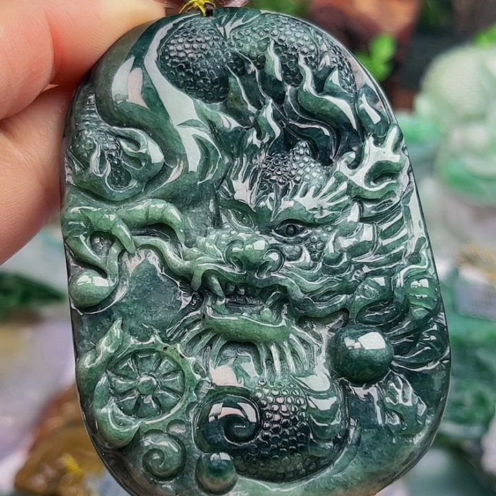 翡翠未镶嵌颈饰挂件