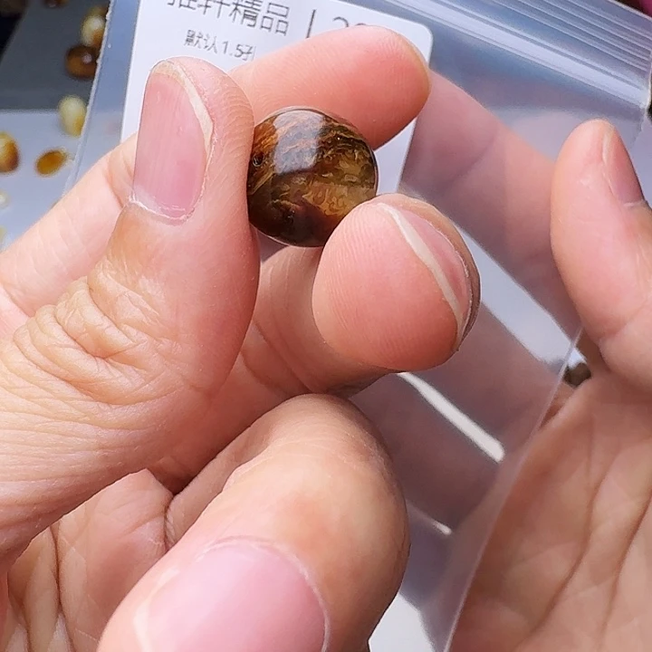 琥珀未镶嵌裸石琥珀