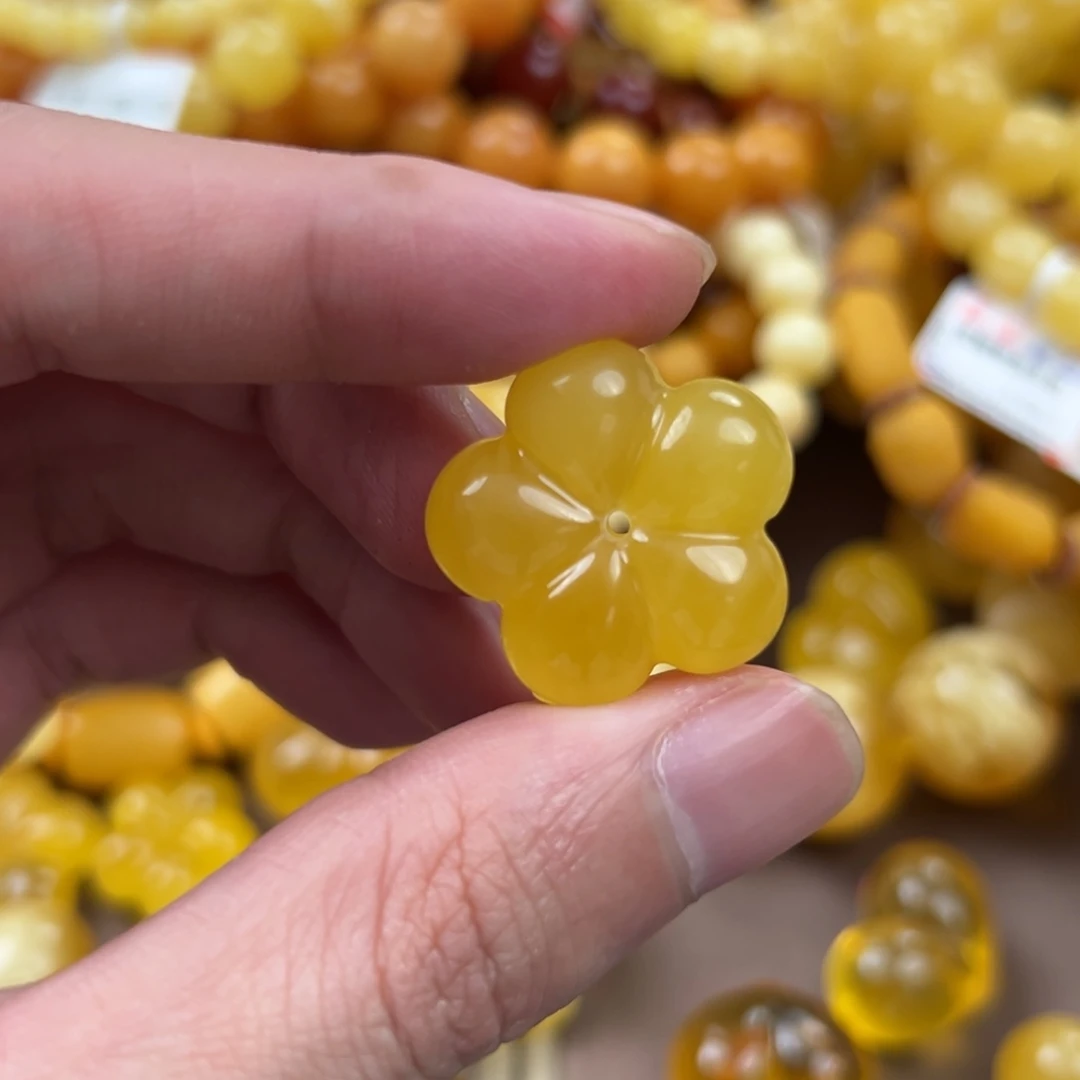 琥珀未镶嵌珠宝奇石