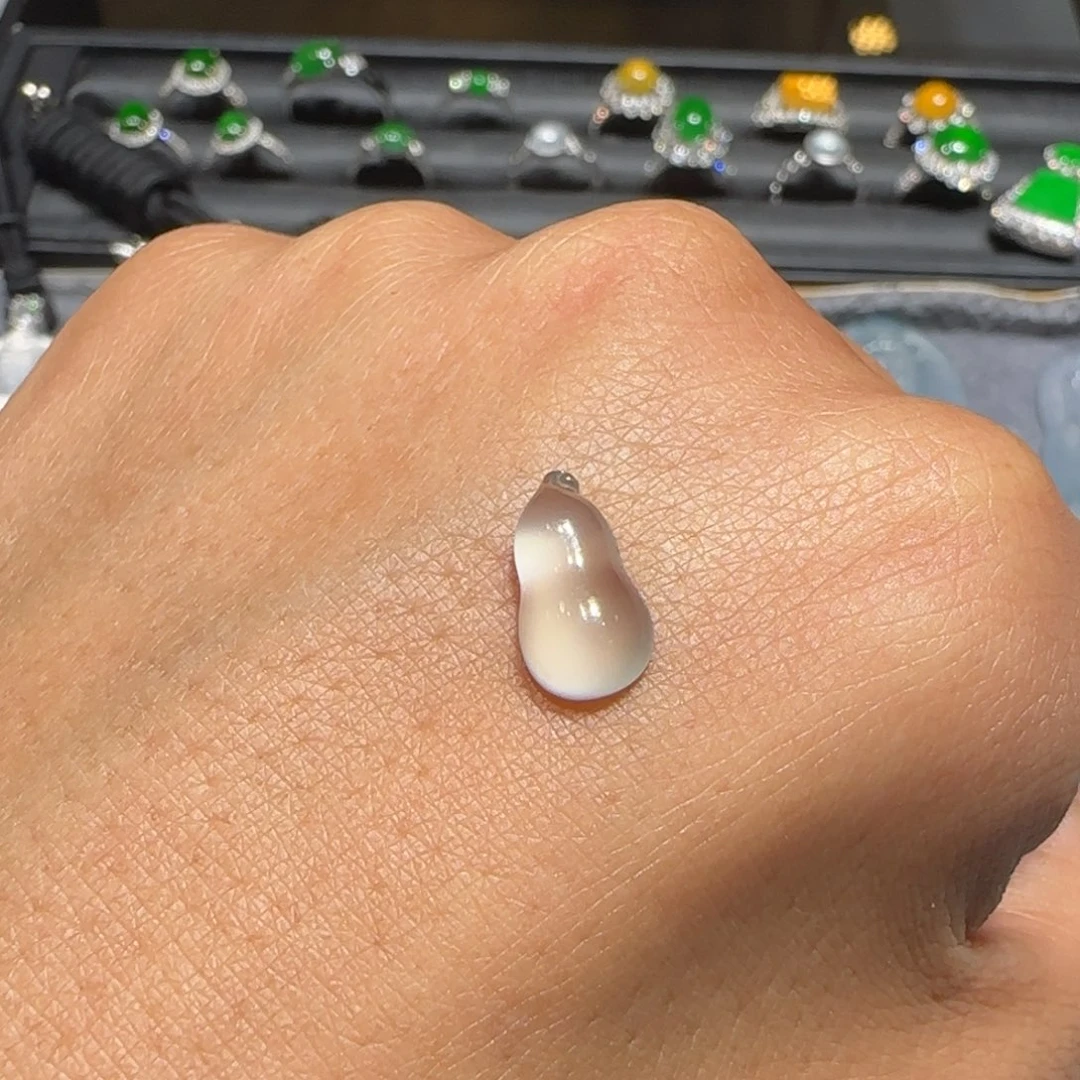 翡翠颈饰18K金镶嵌天然