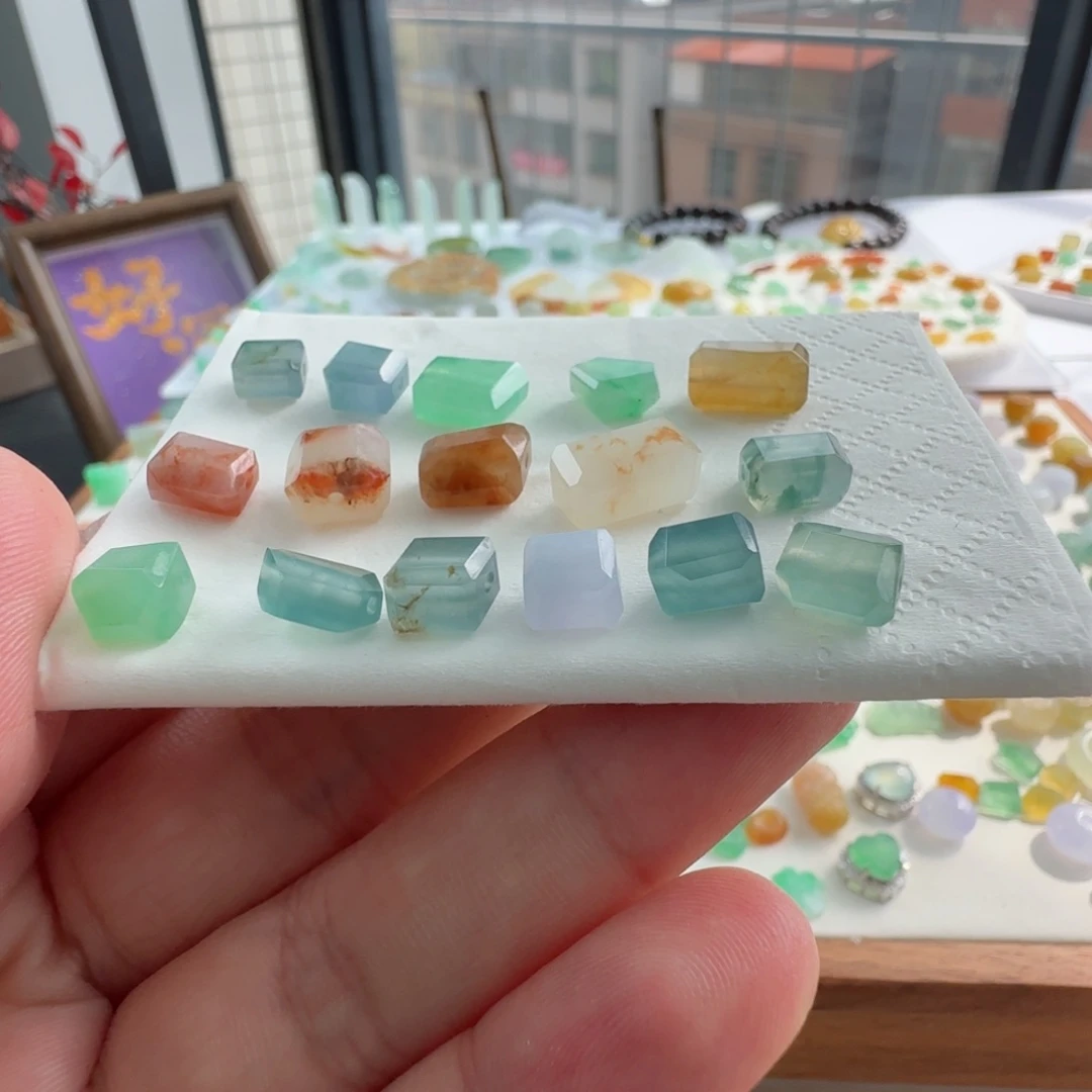 未镶嵌定制翡翠奶*定制翡翠毛货不退不换