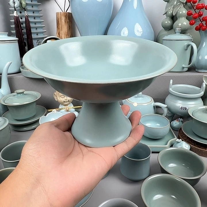 仿古釉的高足水果盘