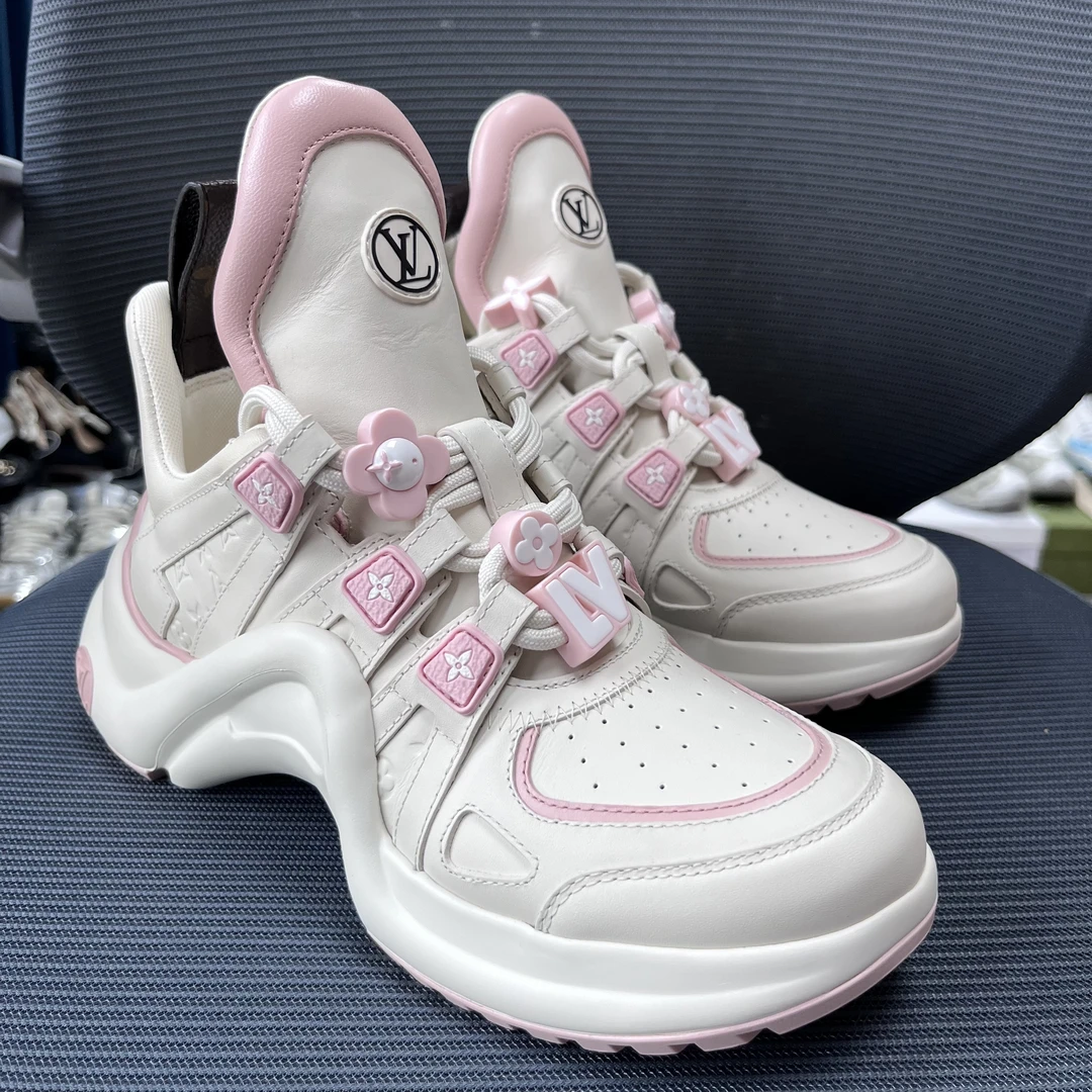 99新 LouisVuitton/路易威登 仅试穿36码！太阳花挂饰粉拱桥老爹鞋