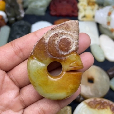 蛇纹石玉颈饰未镶嵌30