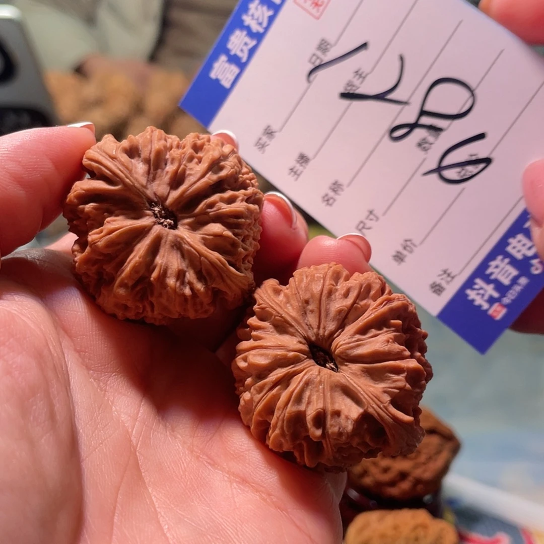 飞***蛾核桃把件39左右粗棱球将涿鹿南疆石