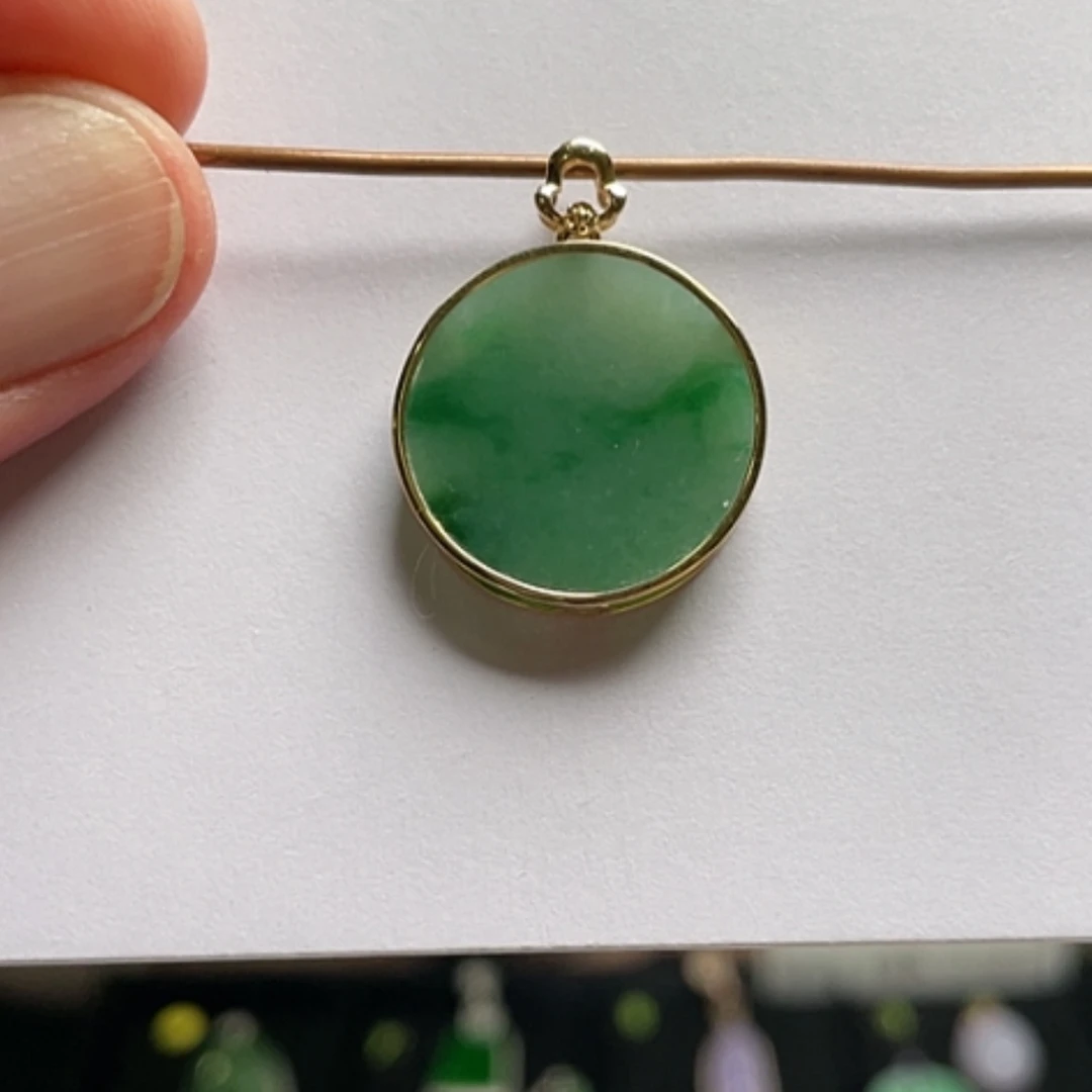【闪购商品】吊坠(不含链)18K金镶嵌翡翠
