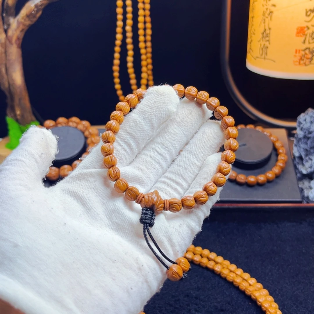 张***皓吊坠桃核野生桃核