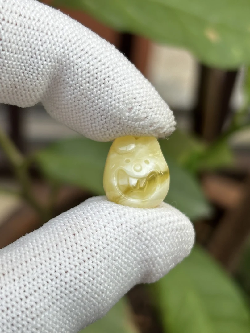 4873天然蜜蜡琥珀配饰12.6x14.4x11.3mm