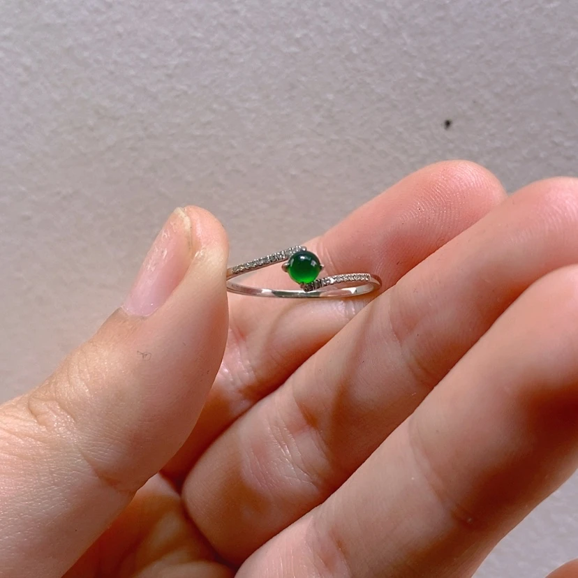 【闪购商品】18K金镶嵌戒指翡翠