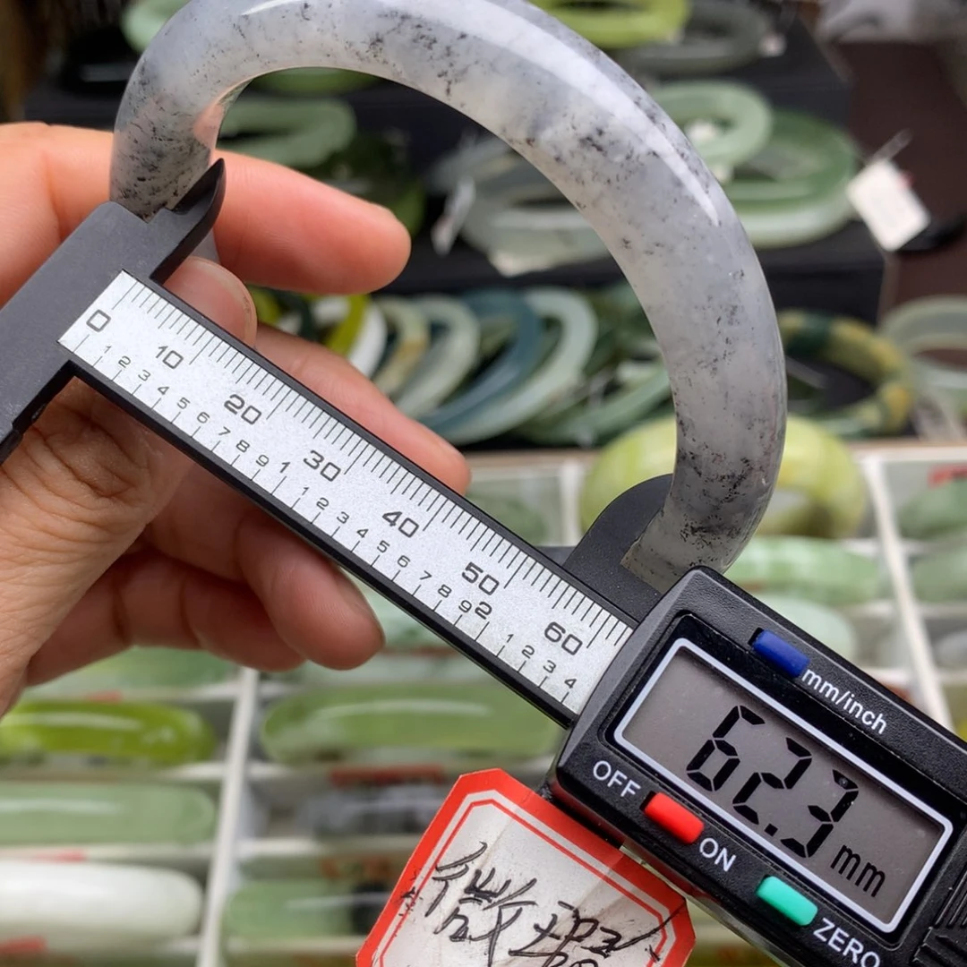 蛇纹石玉未镶嵌手镯489