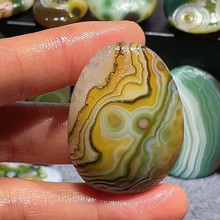 玛瑙/玉髓未镶嵌珠宝奇石