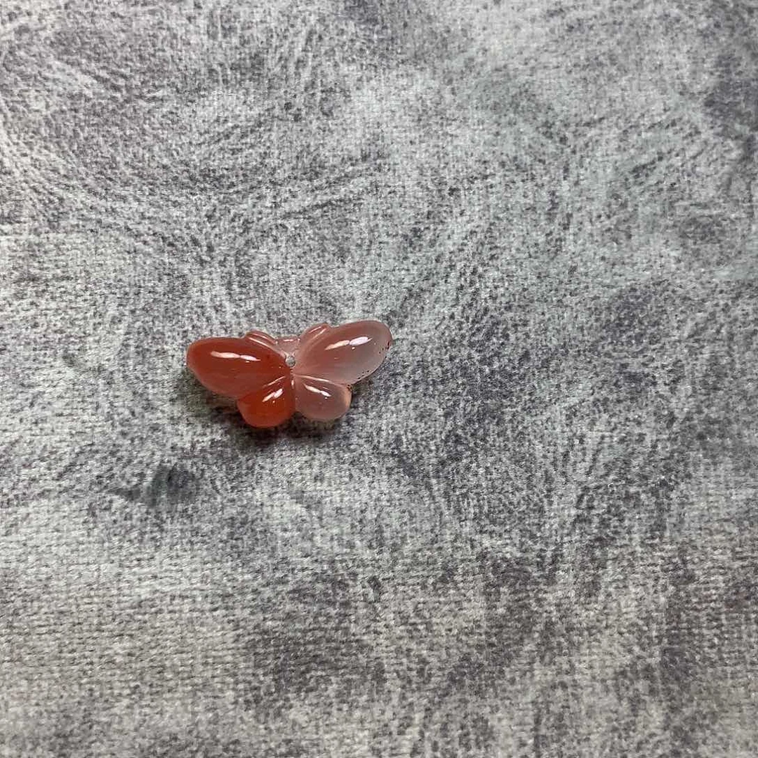沂***O颈饰未镶嵌南红玛瑙