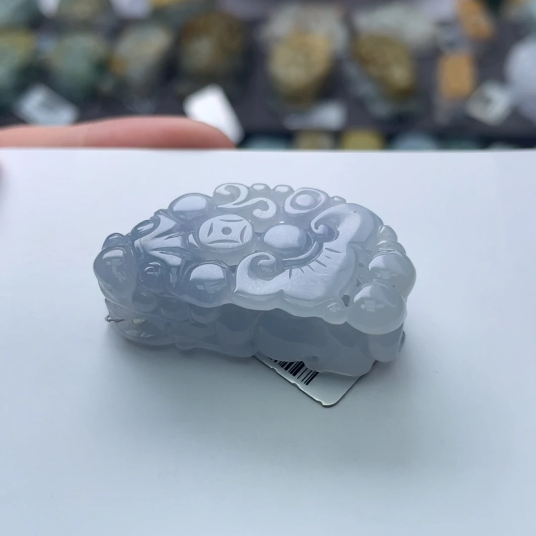 翡翠颈饰未镶嵌貔貅