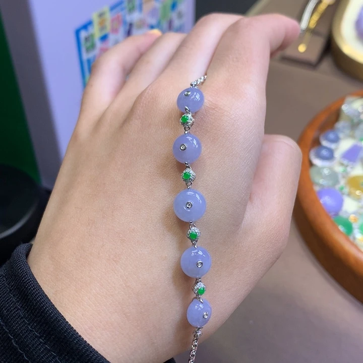 翡翠18K金镶嵌颈饰翡翠