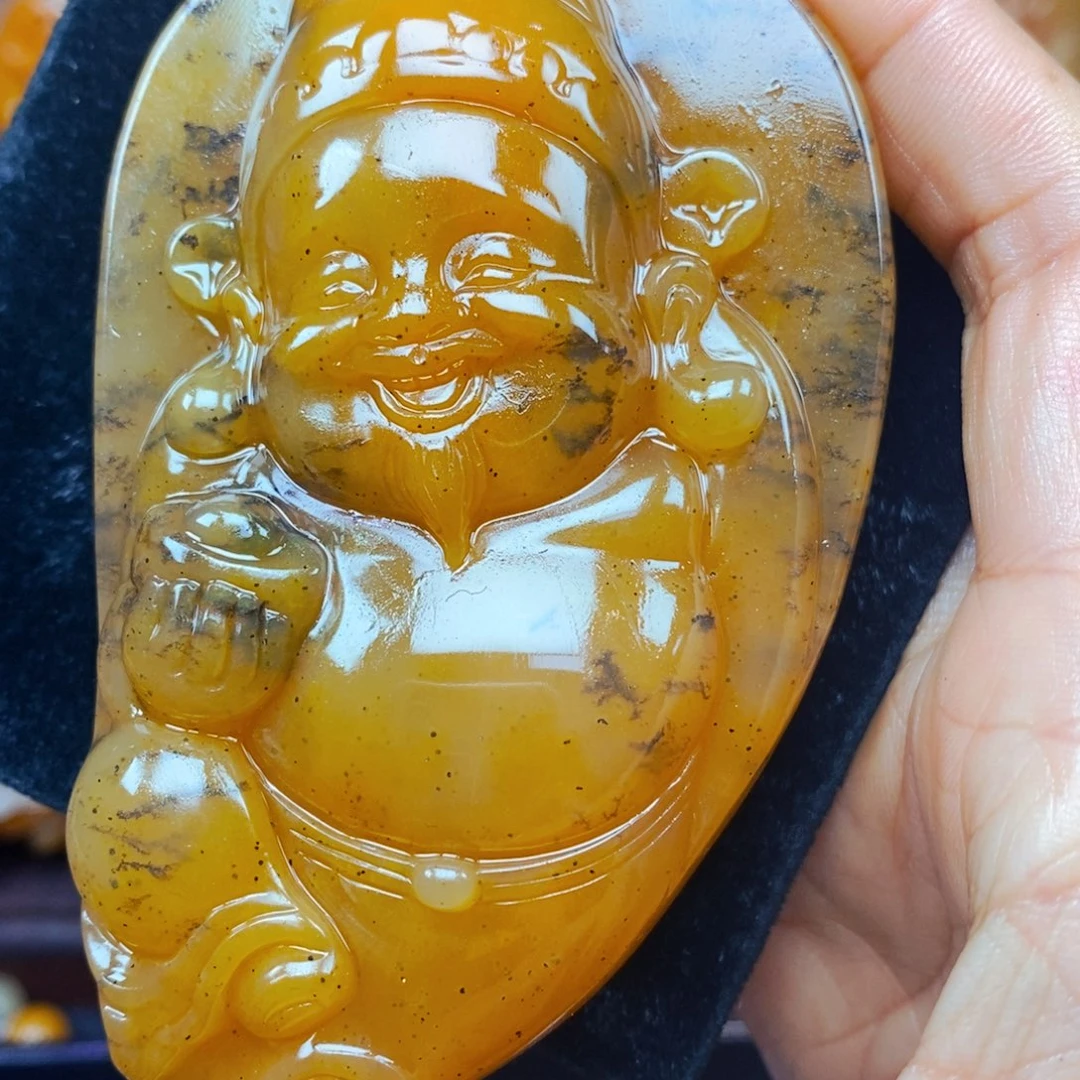 未镶嵌石英质玉（黄龙玉）颈饰