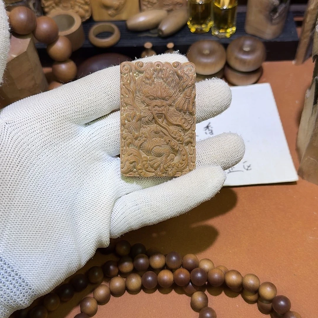 檀香木老山檀香雕刻牌，龙牌