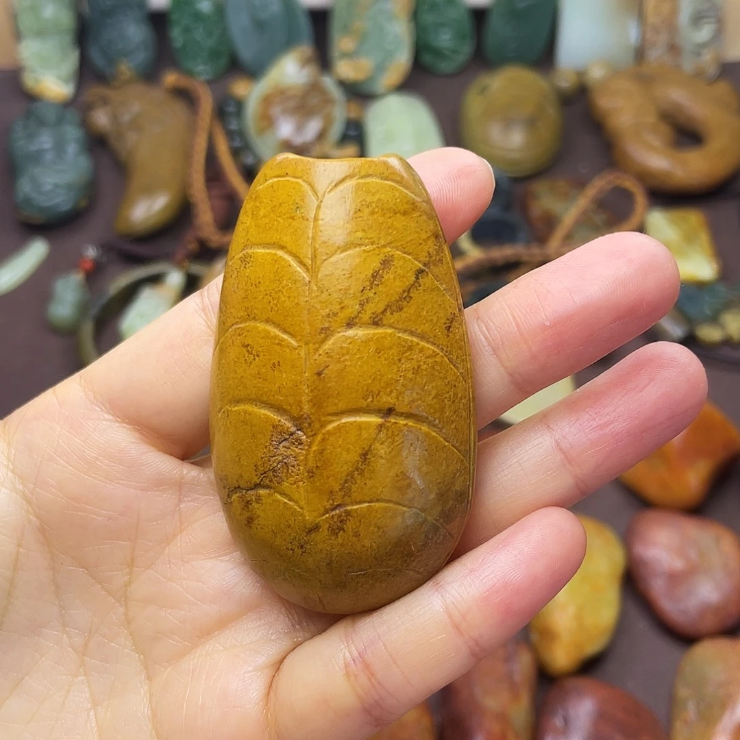 岫岩河磨玉（透闪石质玉）未镶嵌颈饰