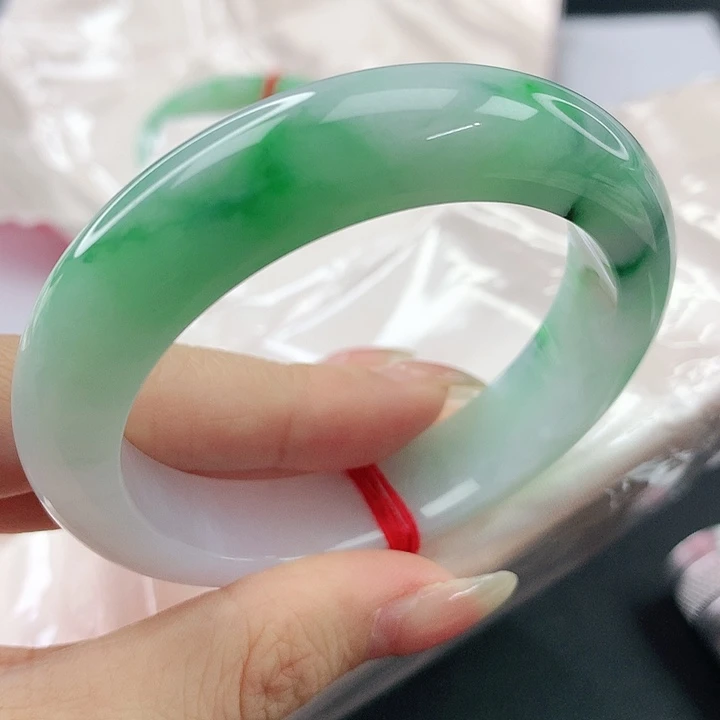 未镶嵌手镯翡翠，099